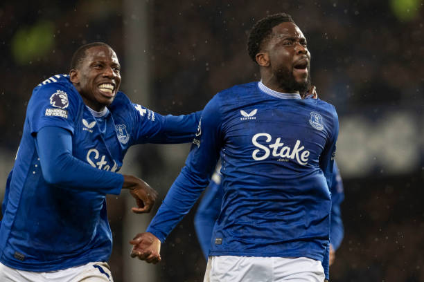 安排以及与 安排以及与