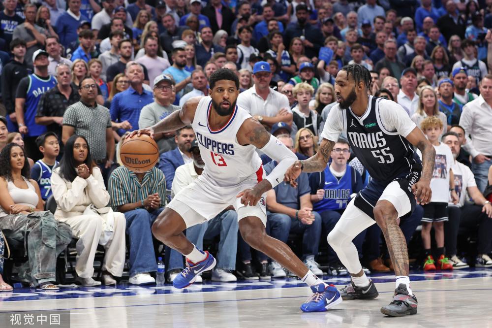 在足球战术 在足球战术