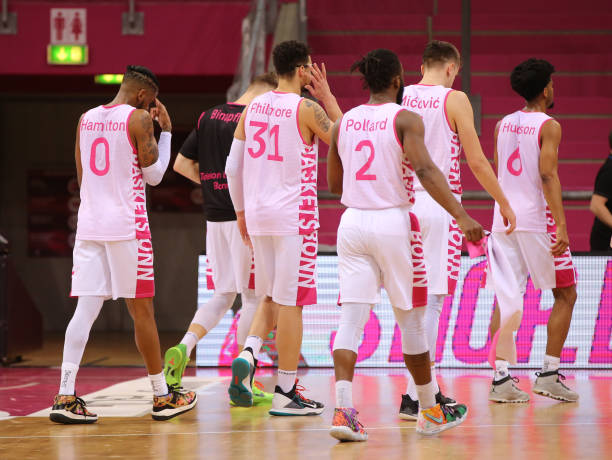 WTT金奈站：韩乒吴晙诚与日乒张本美和分获男女单打冠军.